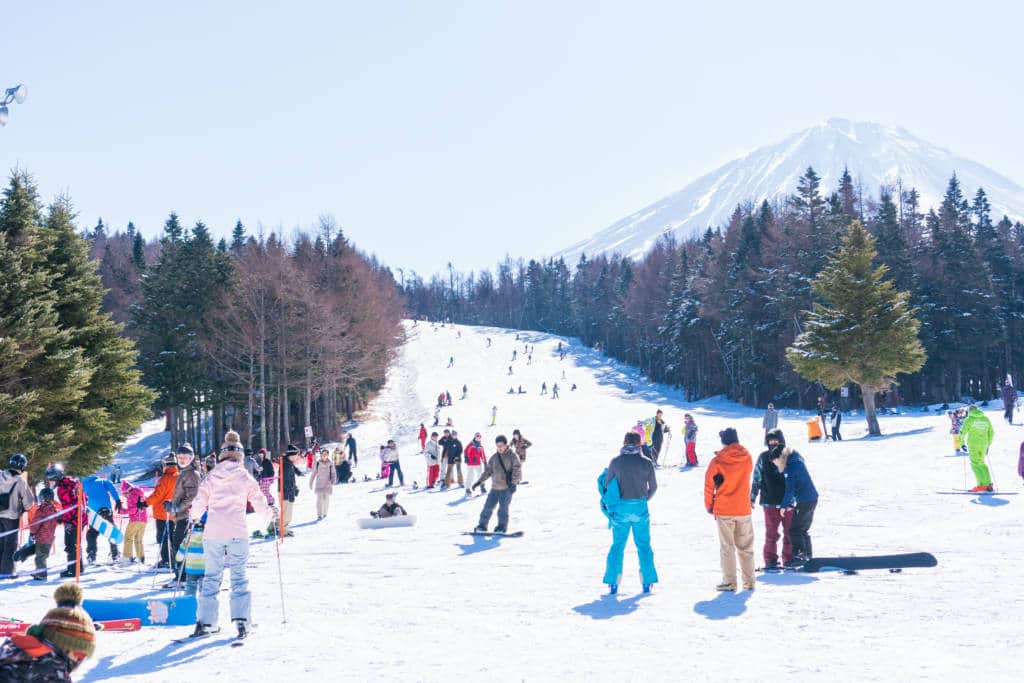 skiers on Fujiyama